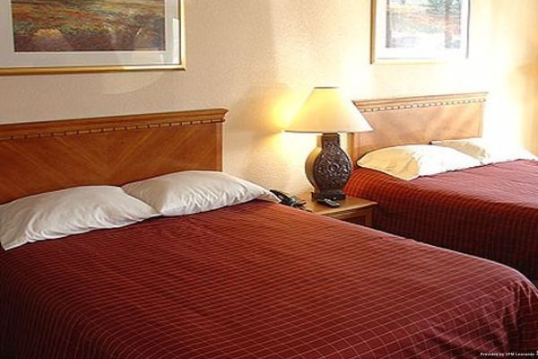 HOMEPLACE INN AND SUITES (Jacksonville)